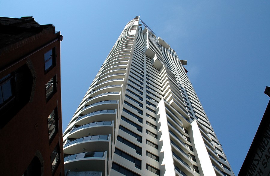 Meriton Tower by John Bek