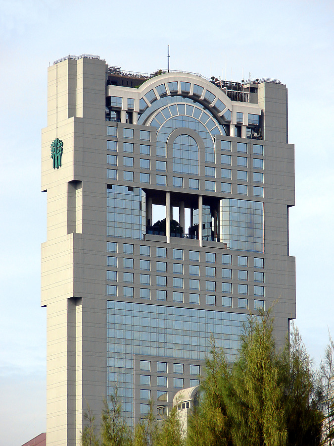 Thai Wah Tower II by Horst Kiechle