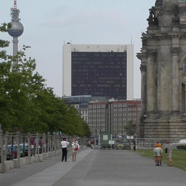 Internationales Handelszentrum Berlin by Cesar Serrano