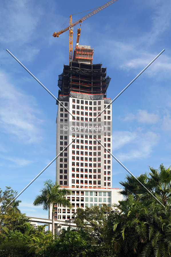 Brickell World Plaza by Jorge Molina