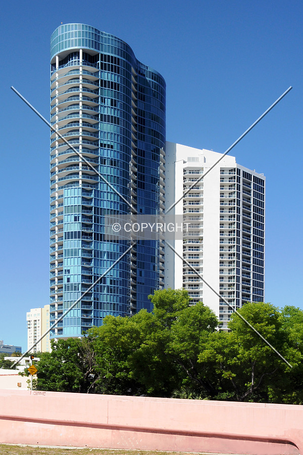 Las Olas River House by Jorge Molina