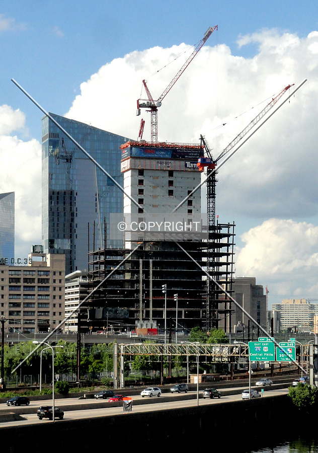 FMC Tower at Cira Centre South by Chris Patriarca