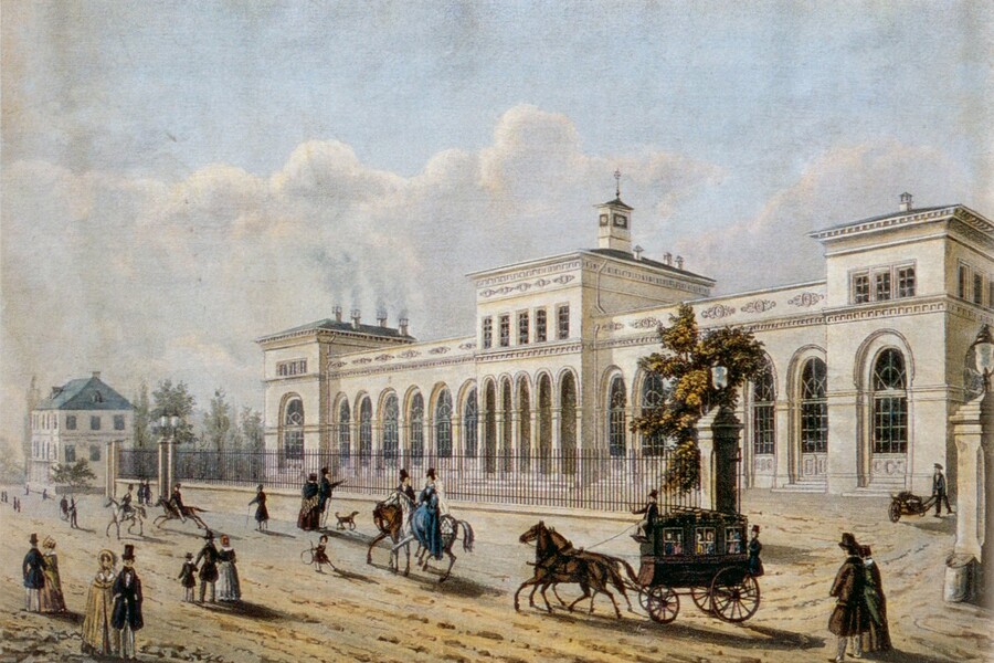 Taunusbahnhof