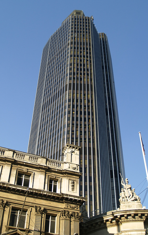Tower 42 by Cesar Serrano