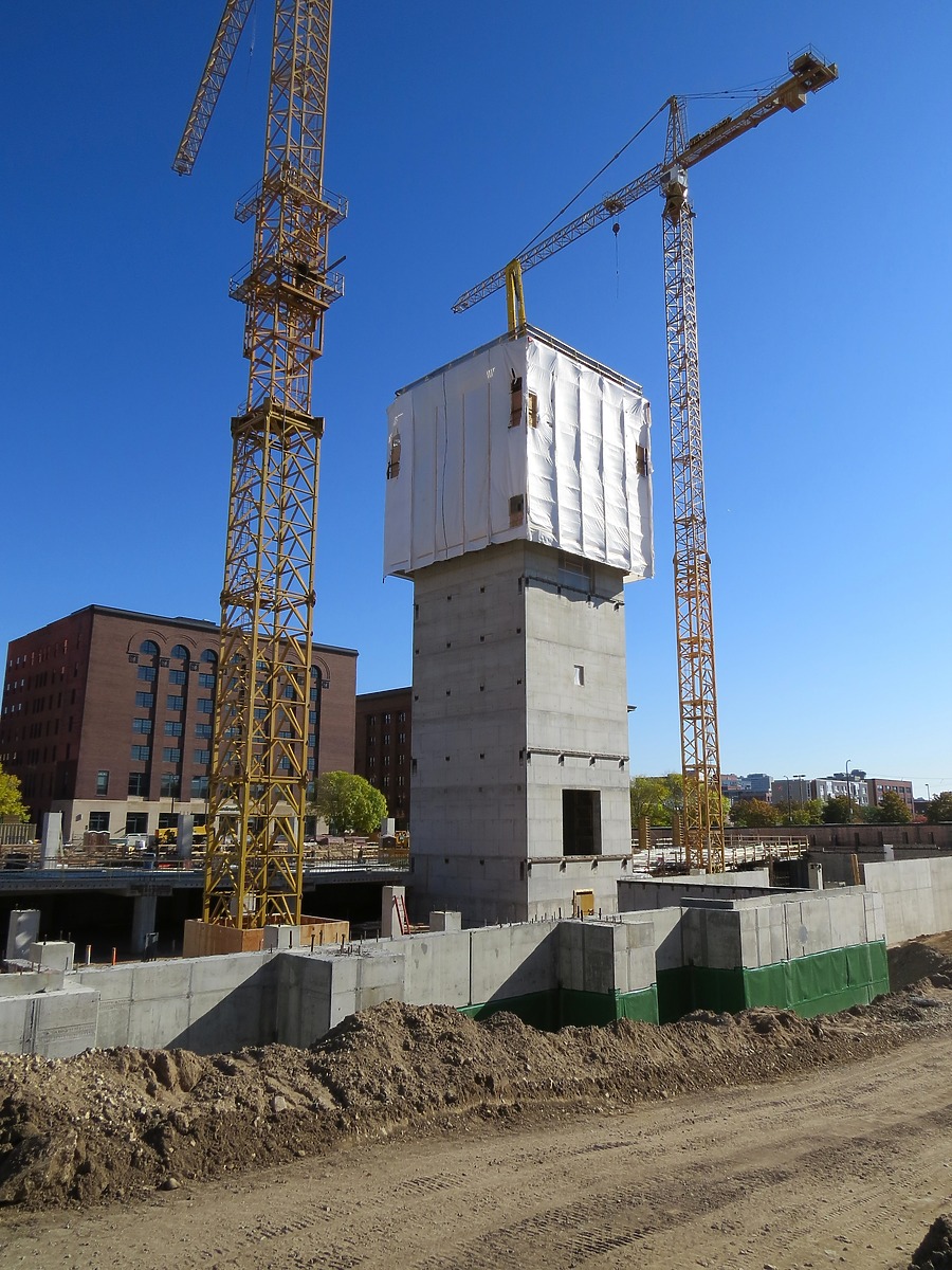 Wells Fargo 600 Tower by James Peacock