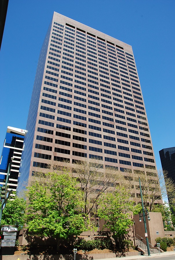 17th Street Plaza by Brian LoBue