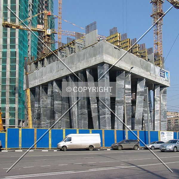 House on Mosfilmovskaya 1 by Alexander Ulyanov