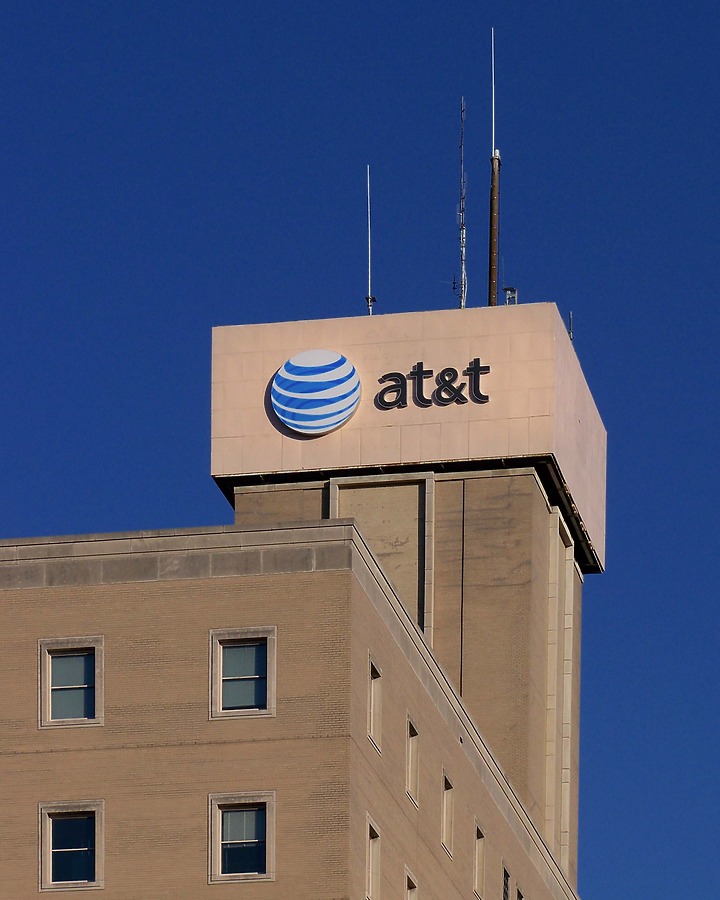 AT&T Toll Building by Ryan Hildebrand