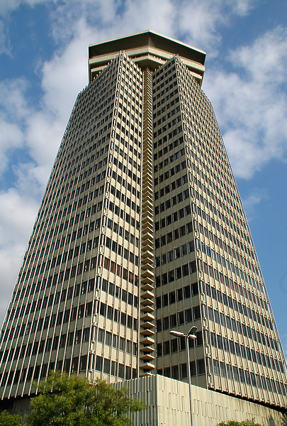 173-706-818