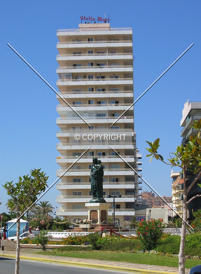 Edificio Stella Maris by Victor Carcedo