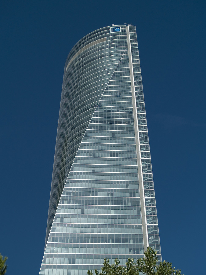 Torre Espacio by Cesar Serrano