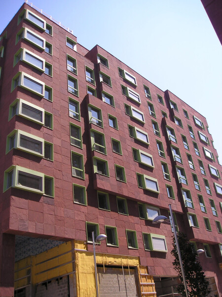 176-073-689