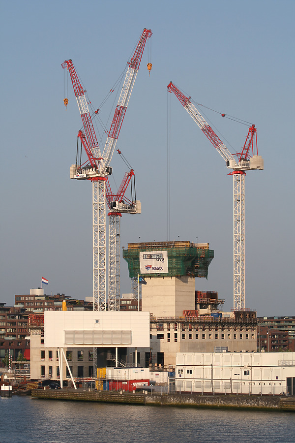 Maastoren by Michiel van Dijk