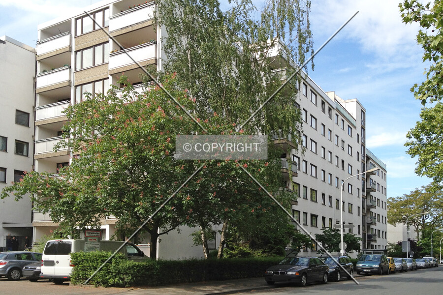 Holzhofallee 32