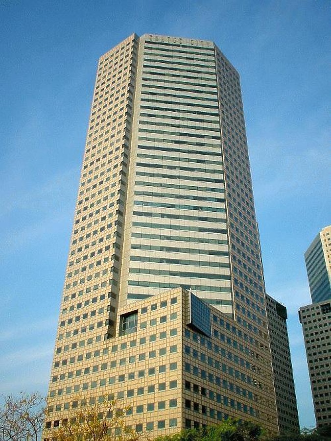 Suntec City Tower 1 by Edmund Teo