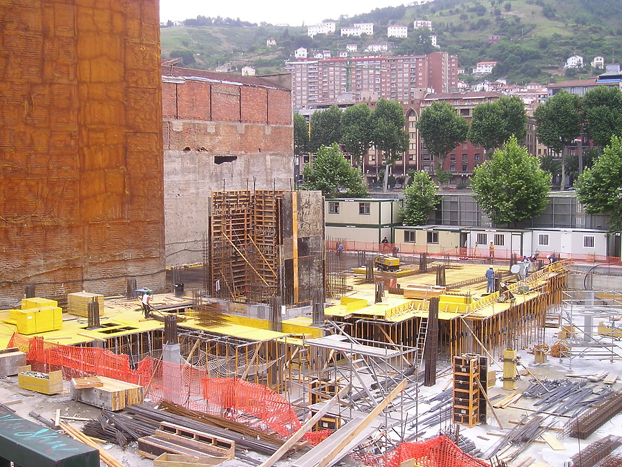 Isozaki Atea I by Mikel Allende