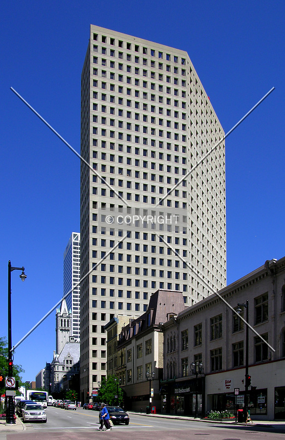 411 East Wisconsin Center by Chris Patriarca