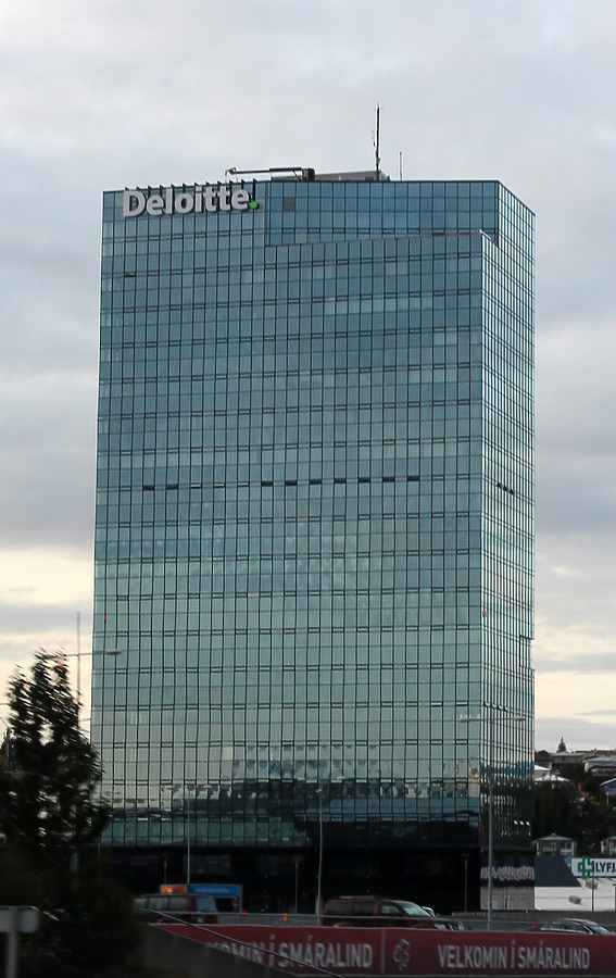 Smáratorg Office Tower by Kjetil Balog