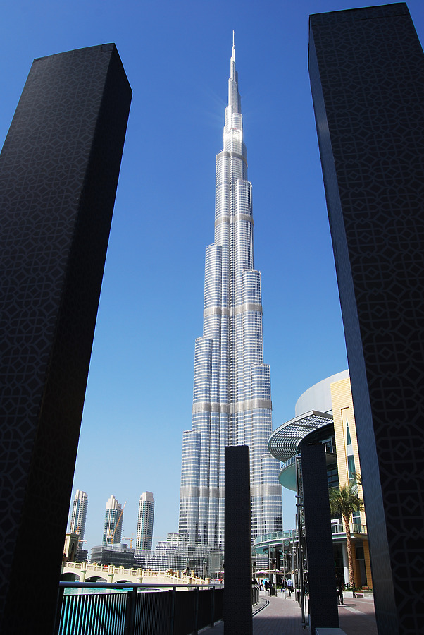 Burj Khalifa by Nareg Karamanoukian