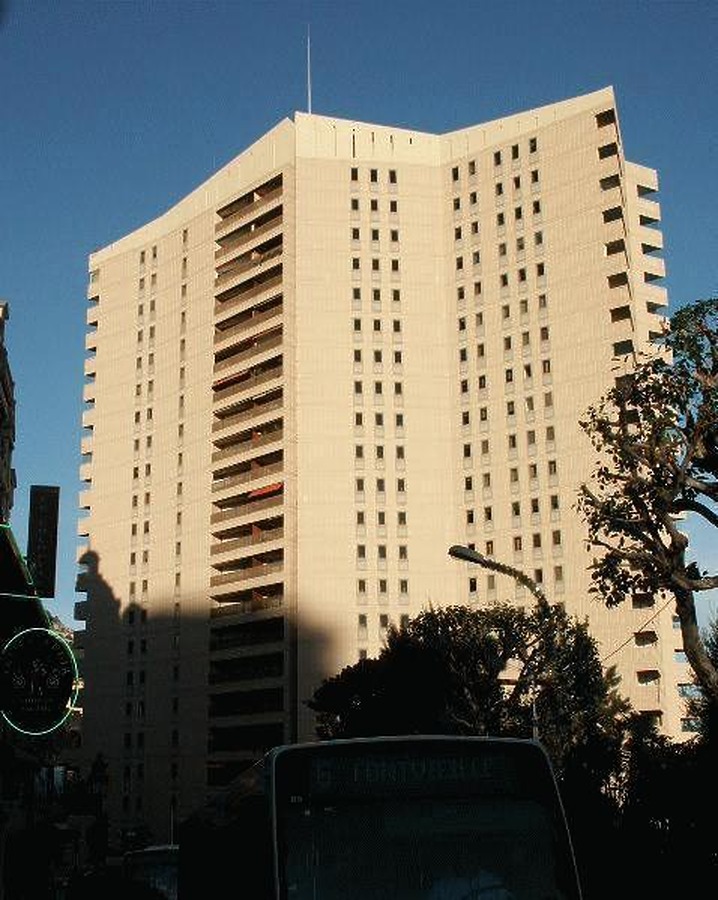 Le Mirabeau by Huopa