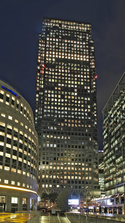 One Canada Square by Cesar Serrano
