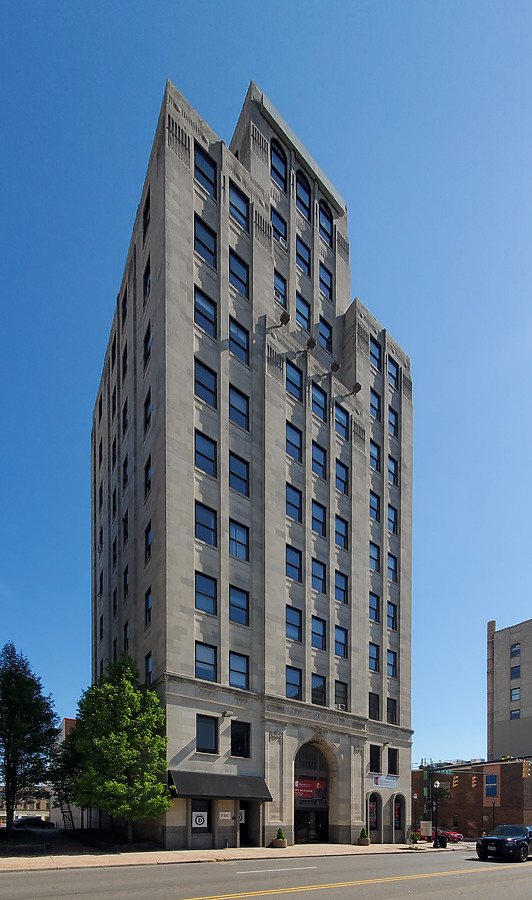 Chase Bank Building by Ryan Hildebrand