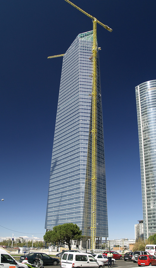 Torre de Cristal by Cesar Serrano
