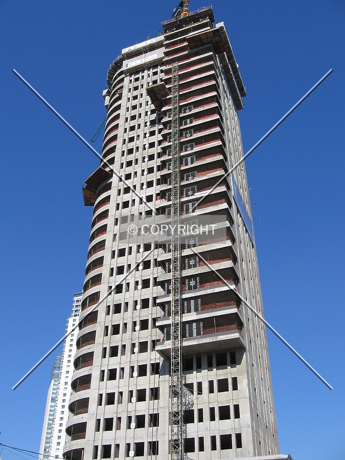 Torre Renoir 1 by Maximiliano Buono