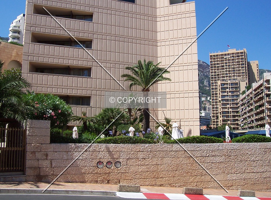 Le Mirabeau by Florian Barbier