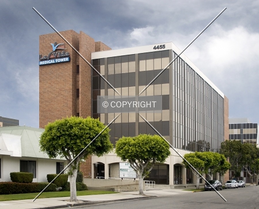 La Vida Medical Tower by Jim Schwartz