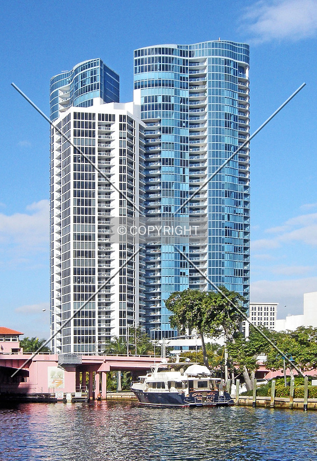 Las Olas River House by Jorge Molina