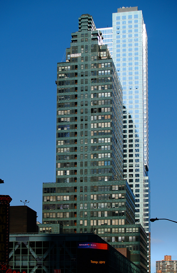 McGraw-Hill Building by Cesar Serrano