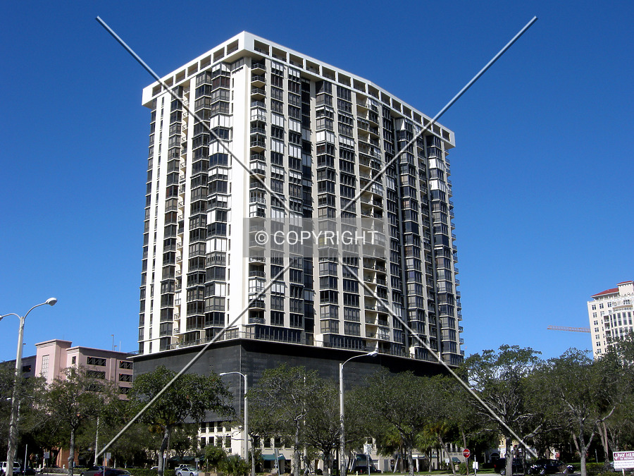 Bayfront Tower by Jorge Molina