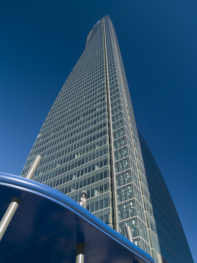 Torre Espacio by Cesar Serrano