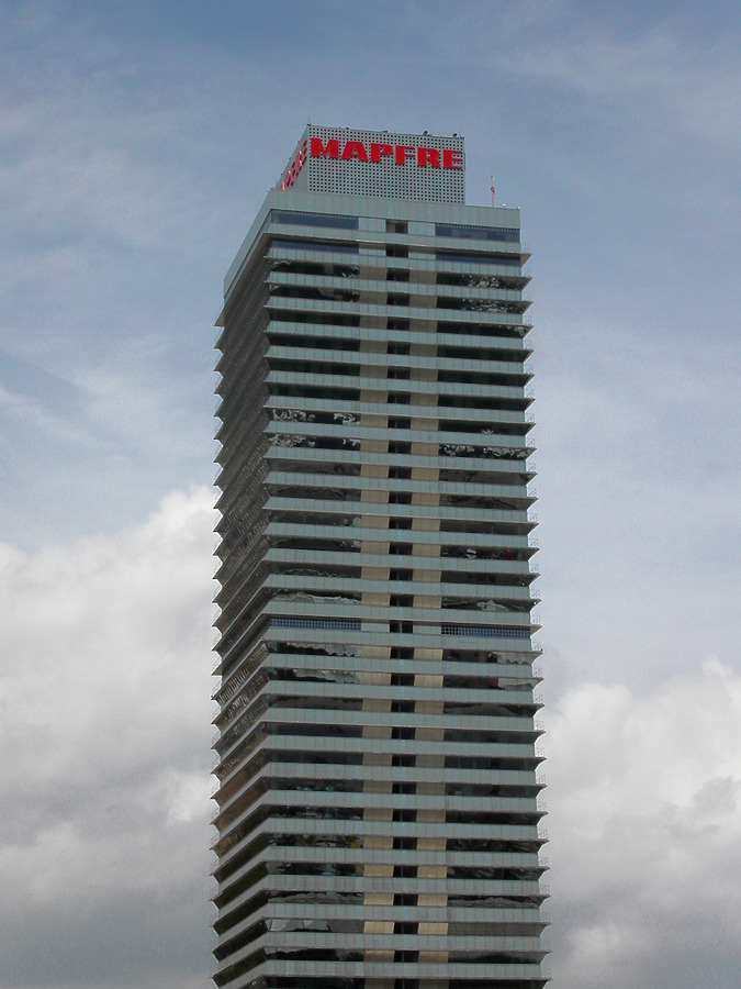Torre Mapfre by Cesar Serrano