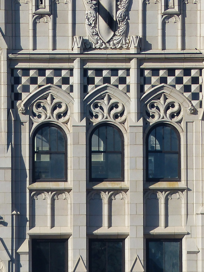 Metropolitan Building by Nate Lindsey