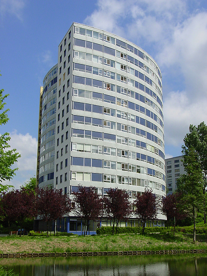 Octant 250-399 by Michiel van Dijk