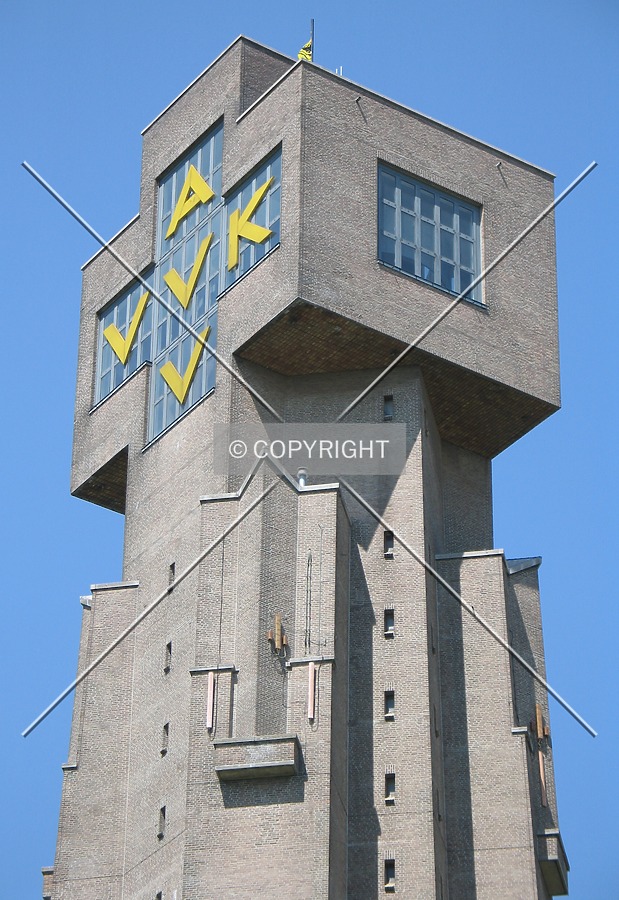 IJzertoren by Emmanuel D.