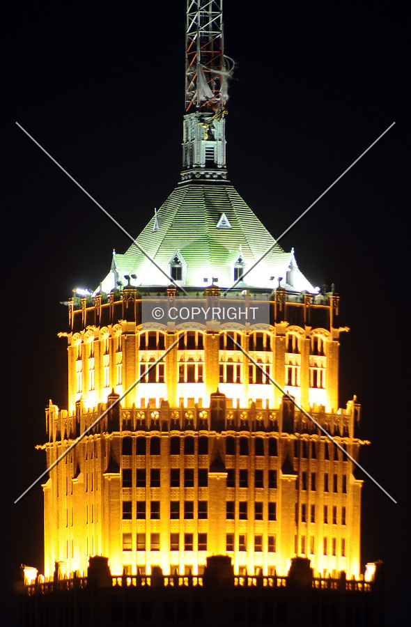 Tower Life Building by Jorge Molina