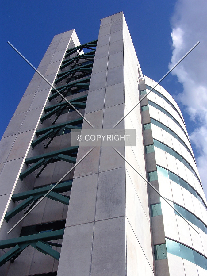 Torre Banamex by Luis Ibáñez