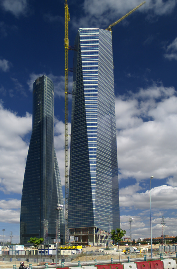 Torre de Cristal by Cesar Serrano