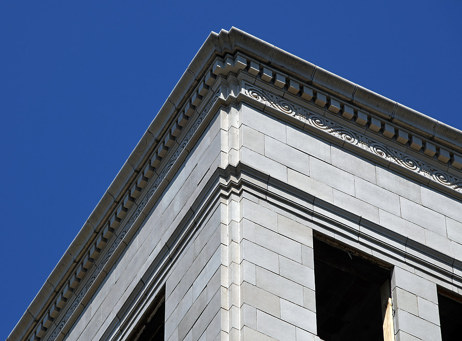 Chattanooga Bank Building by John W. Cahill
