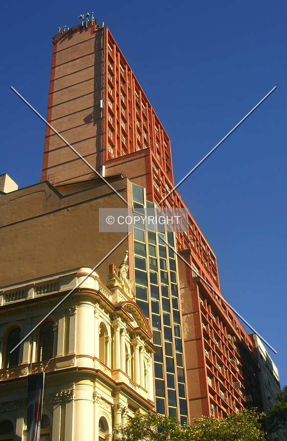 Condomínio Edifício Cacique by Jaime Costa