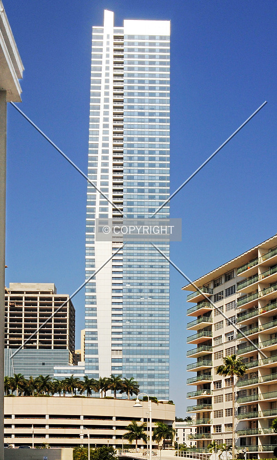 Four Seasons Hotel & Tower by Jorge Molina