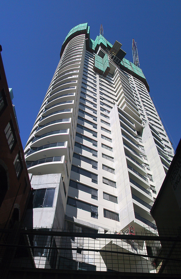 Meriton Tower by John Bek