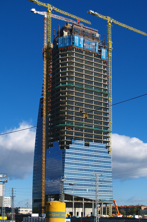 Torre de Cristal by Cesar Serrano
