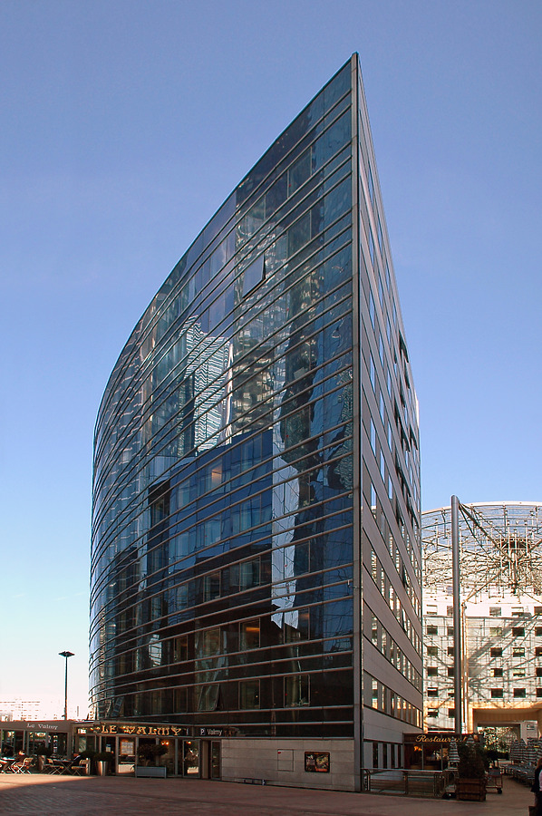 Espace 21 by John Bek