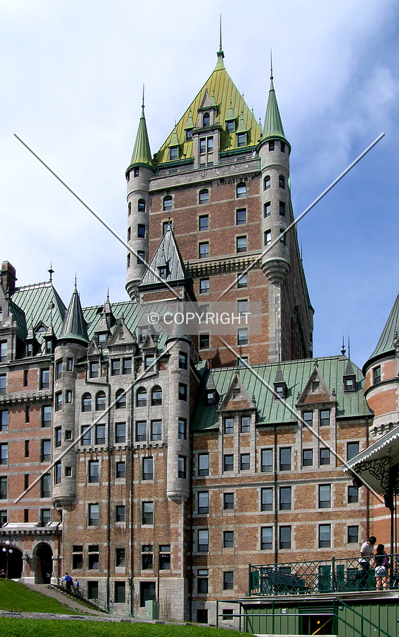 Le Château Frontenac by Chris Patriarca