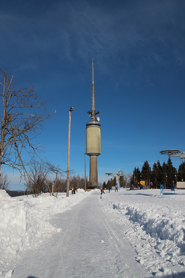 Tryvannstårnet by Kjetil Balog