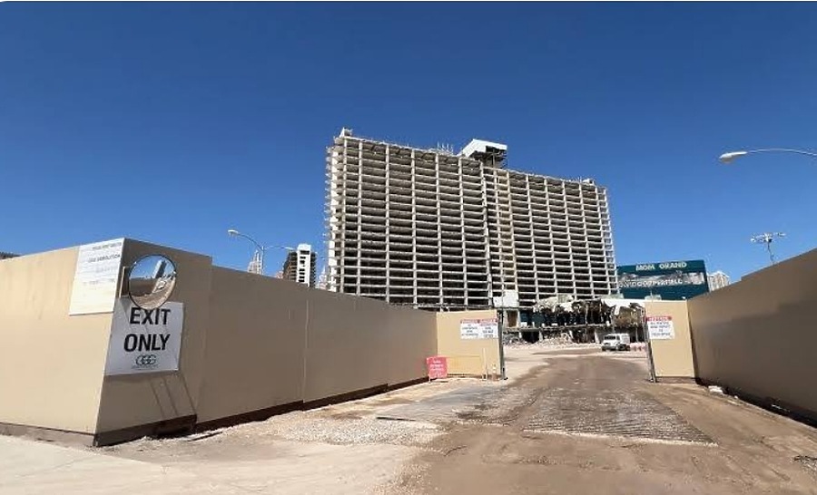 The Tropicana - Paradise Tower by KLAS